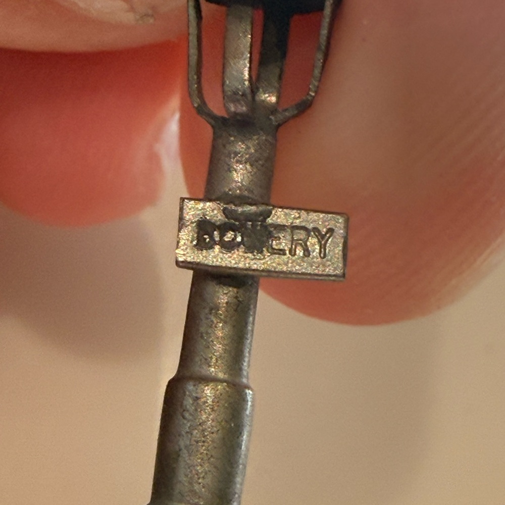 Vintage 1950s Bowery Metal Charm with Lantern Design New York City - Picture 2 of 7